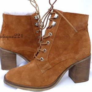 Steve Madden brown laced boots!